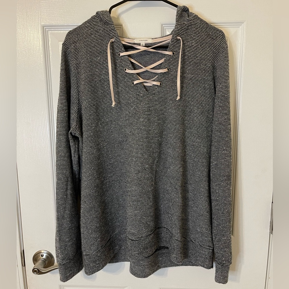 Women’s Maurices Lace up top!